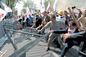 STREIKS.JPG (21702 bytes)