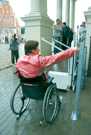 PIRMAAA.JPG (43676 bytes)