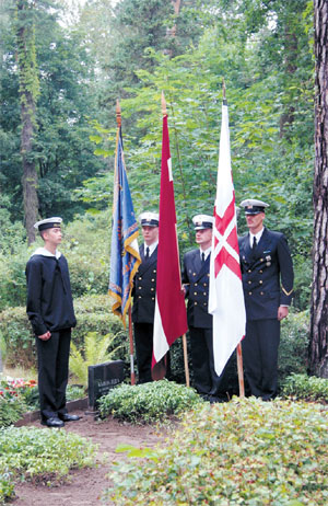 PIRMAAA.JPG (66831 bytes)