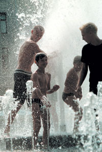 KARSTUMS.JPG (19646 bytes)