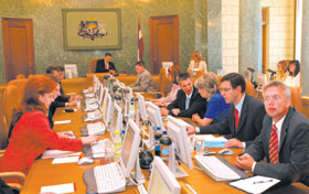 MK-SEDE.JPG (21393 bytes)