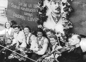 VESTURE-1.JPG (20247 bytes)