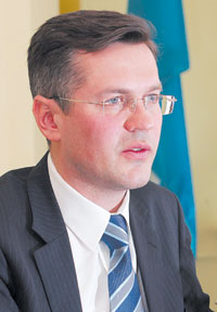 LATKOVSKIS.JPG (14036 bytes)