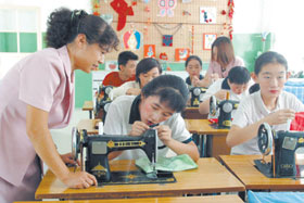 CHINA-SCHOOL4174.JPG (20624 bytes)