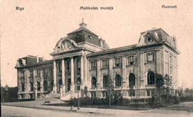 MUZEJS7.JPG (15427 bytes)