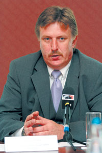 KUCINSKIS4.JPG (15079 bytes)