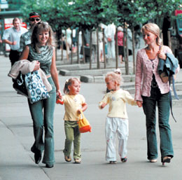 CILVEKI.JPG (25244 bytes)