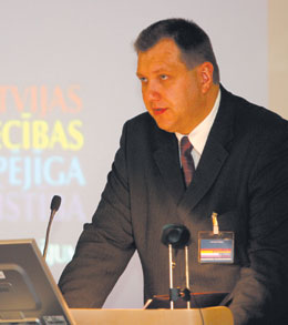 LB-KONFERENCE4.JPG (14957 bytes)