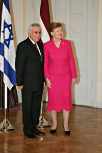 VIKECMYK.JPG (15550 bytes)