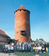 PIILE1.JPG (14018 bytes)