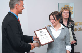 PAPIIRS.JPG (12487 bytes)