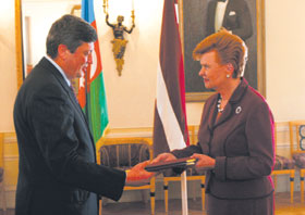 Z1.JPG (16831 bytes)