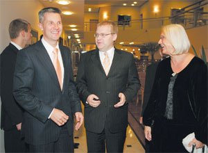 PIRMAAAAA.JPG (19511 bytes)