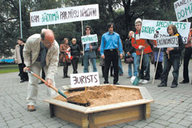 AKCIJA.JPG (22637 bytes)