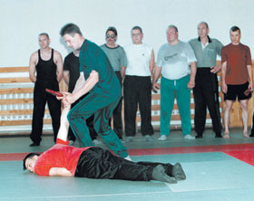 BEZDARBNIEKU-APMACIBA5.JPG (19036 bytes)