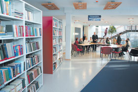 VENTSPILS-BIBLIOTEKA7.JPG (19067 bytes)