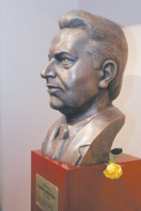 LAZOVSKIS.JPG (11881 bytes)