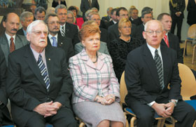 PBL1.JPG (18594 bytes)