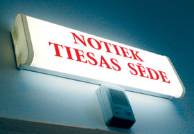 TIESA6603.JPG (14248 bytes)