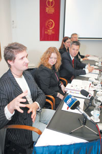 KONFERENCE.JPG (19066 bytes)