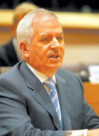 MAKRIVIJS.JPG (14180 bytes)