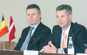 PABRIKS1.JPG (13471 bytes)