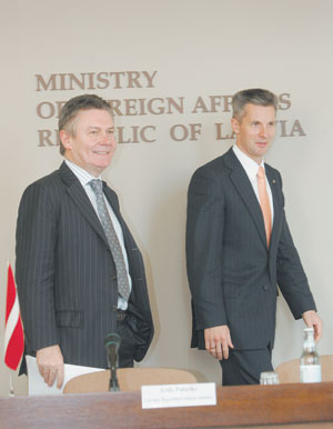 PIRMAAAA.JPG (20503 bytes)