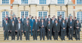 SUMMIT.JPG (17392 bytes)