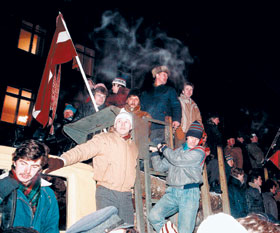 BARIKADES9.JPG (23176 bytes)