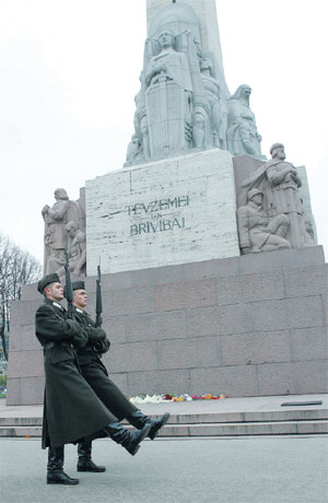 PIRMAAAA.JPG (27710 bytes)