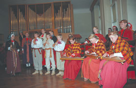 SUITI02.JPG (17459 bytes)