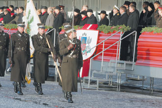 PARADE1.JPG (28553 bytes)