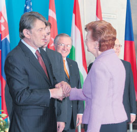 VIKE_UKRAINA3.JPG (20456 bytes)