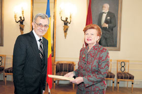 RUMANIS.JPG (16849 bytes)