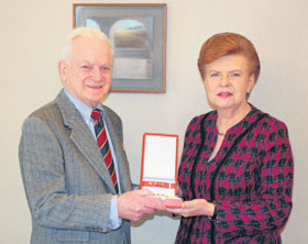 VIKE_ASV2006.03_21.JPG (17752 bytes)