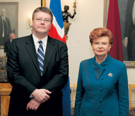 V_ISLANDE.JPG (18788 bytes)