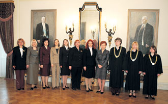 HX0W5185.JPG (21905 bytes)