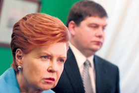 04.JPG (12892 bytes)