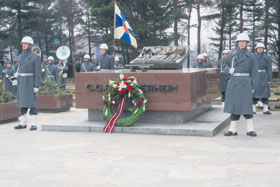 04.JPG (16879 bytes)