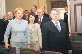 01.JPG (15541 bytes)