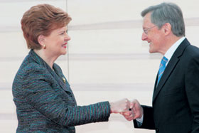 00.JPG (12545 bytes)