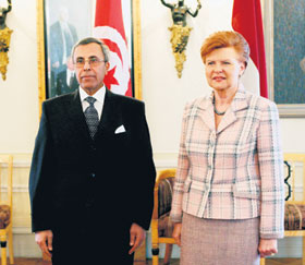 13.JPG (20974 bytes)