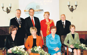 01.JPG (18847 bytes)