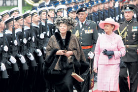 02.JPG (22639 bytes)