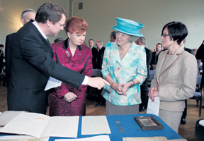 01.JPG (19009 bytes)