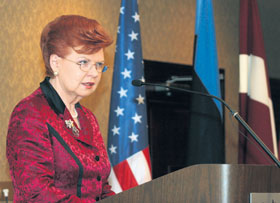 01.JPG (17442 bytes)