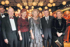 11.JPG (21868 bytes)