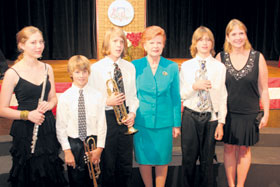 12.JPG (18733 bytes)