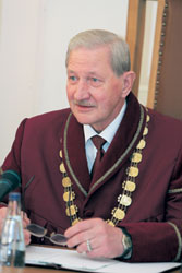 22.JPG (11875 bytes)