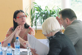 03.JPG (15395 bytes)